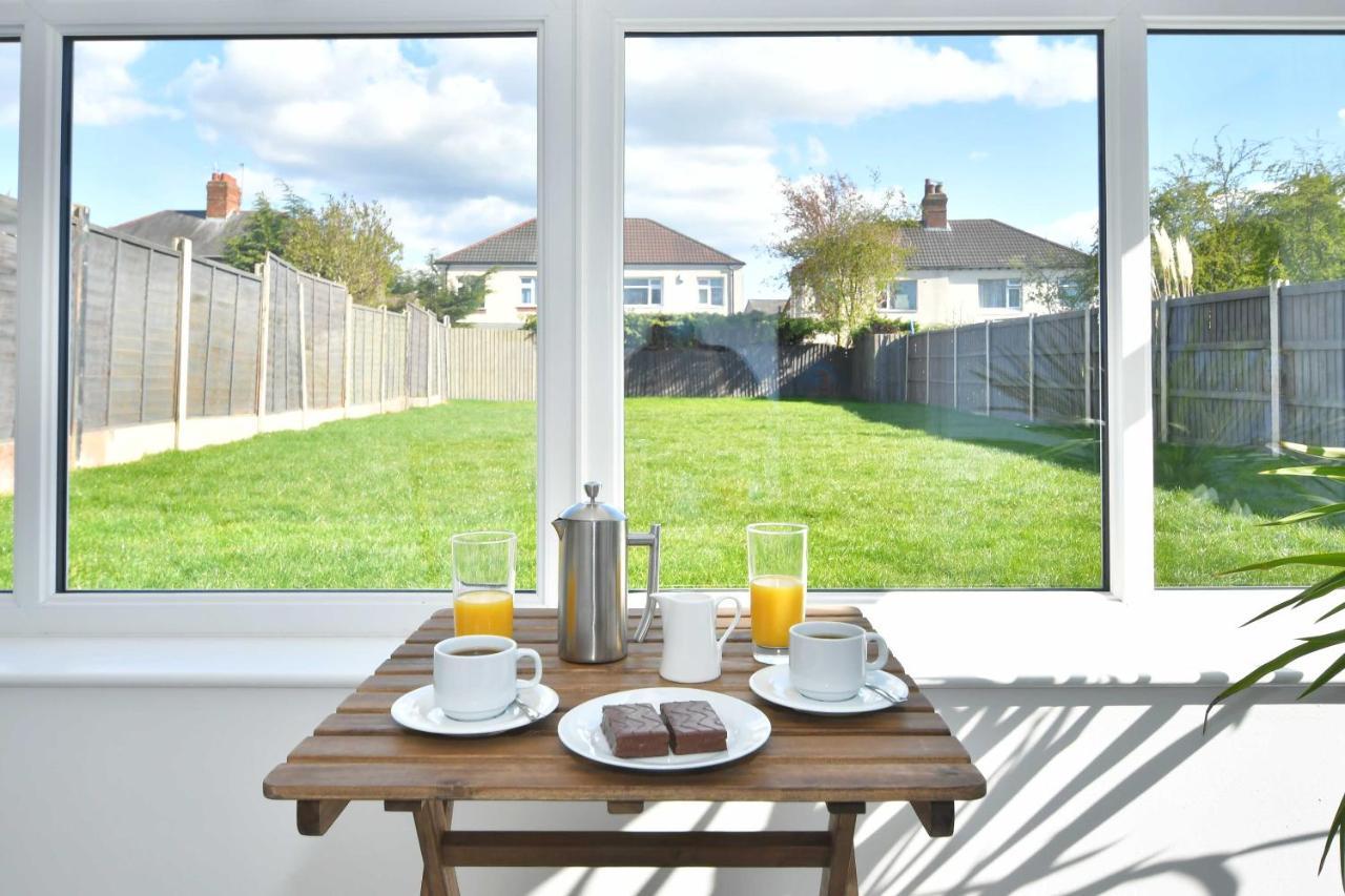 Orion House - Sleeps 6, Driveway, Garden Villa Crewe Exteriör bild