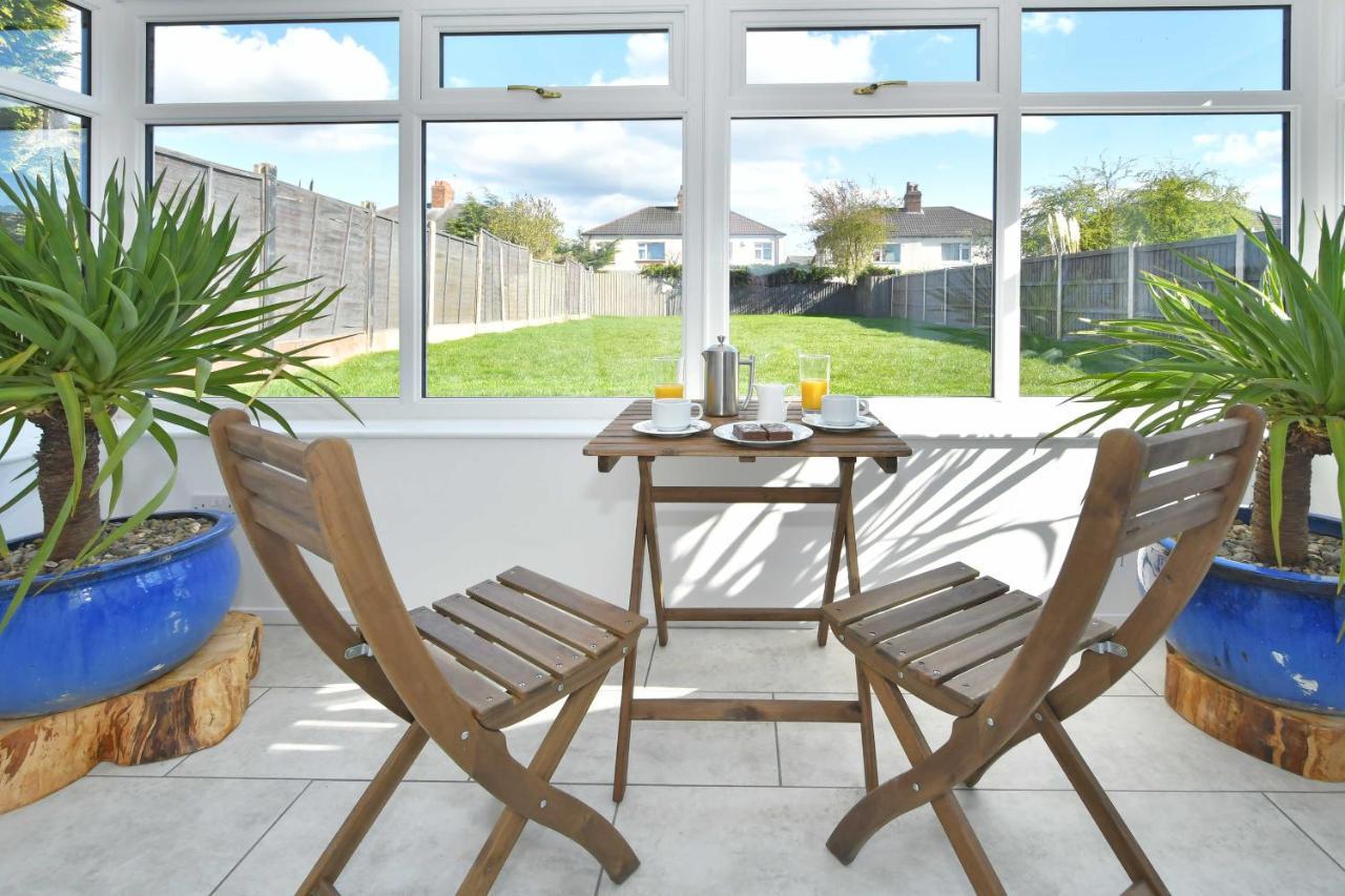 Orion House - Sleeps 6, Driveway, Garden Villa Crewe Exteriör bild